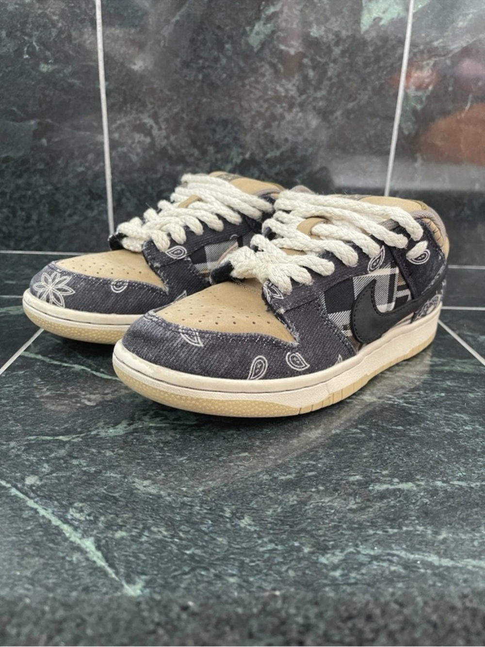 Nike SB Dunk Low Travis Scott Men’s Size 5 Used. Check description